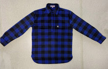 Load image into Gallery viewer, Women&#39;s 100% Wool Blue Check Shirt
